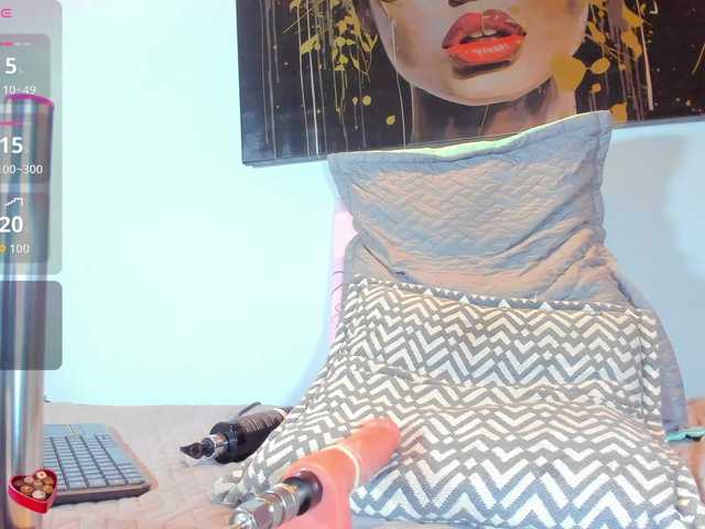 Karlaliones live cam on BongaCams