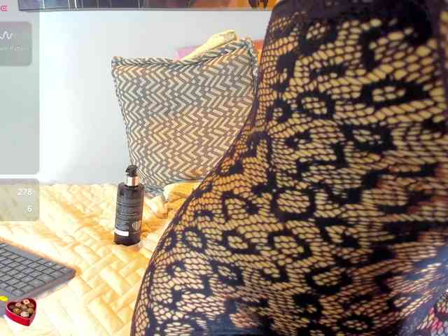 Karlaliones Live Webcam on BongaCams