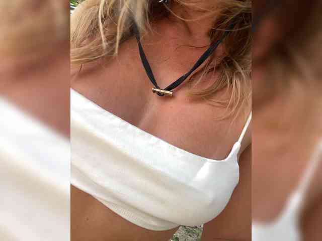 SweetLucyX webcam