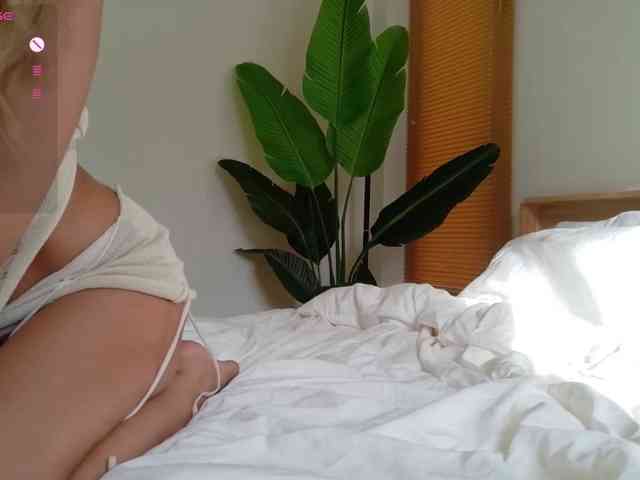 SweetLucyX webcam