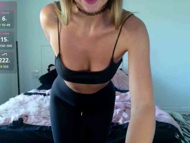 SweetLucyXXX webcam