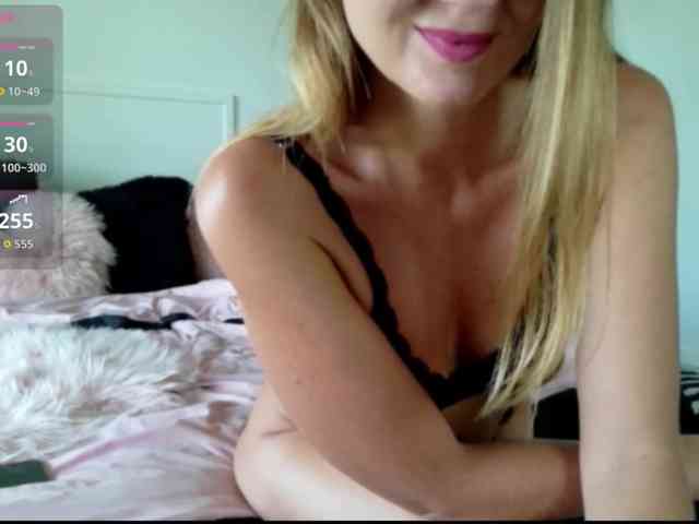 SweetLucyXXX webcam