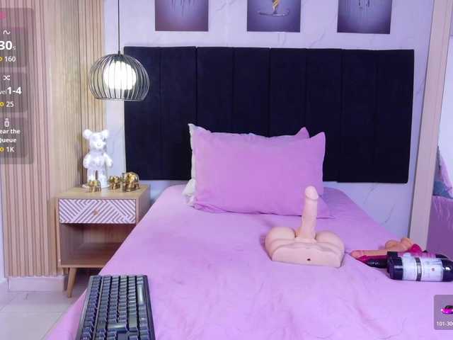 cutepetitee live cam on BongaCams