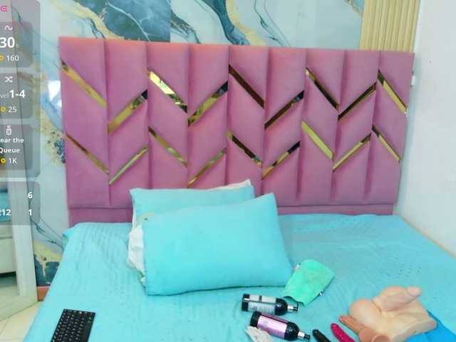 cutepetitee live cam on BongaCams