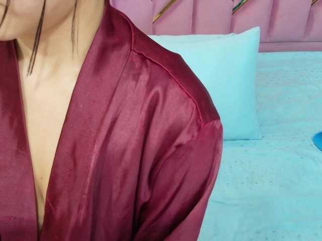 cutepetitee live cam on BongaCams