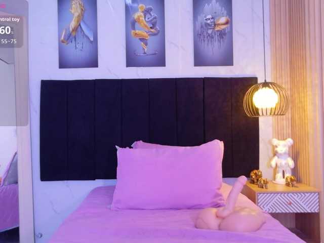 cutepetitee Live Cam on BongaCams