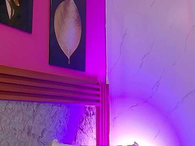cutepetitee live cam on BongaCams
