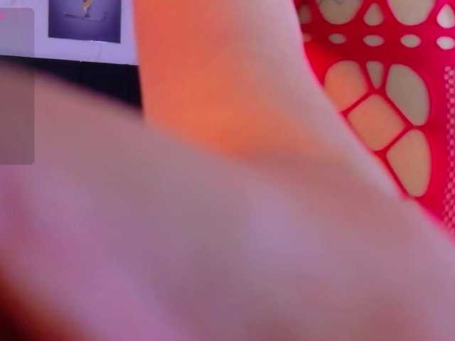 cutepetitee live webcam show