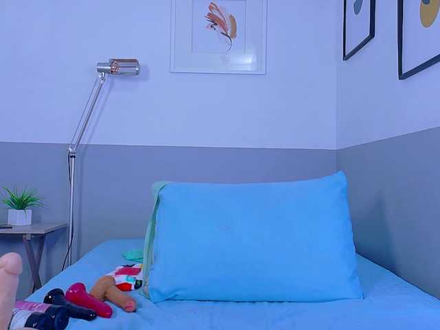 cutepetitee live cam on BongaCams