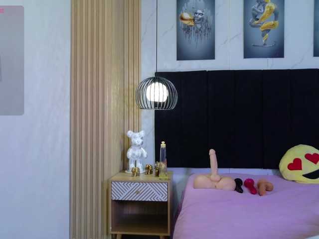 cutepetitee live webcam show