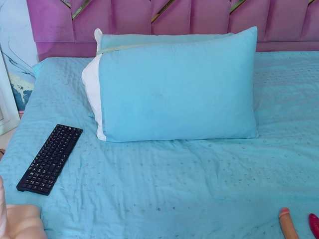 cutepetitee live cam on BongaCams