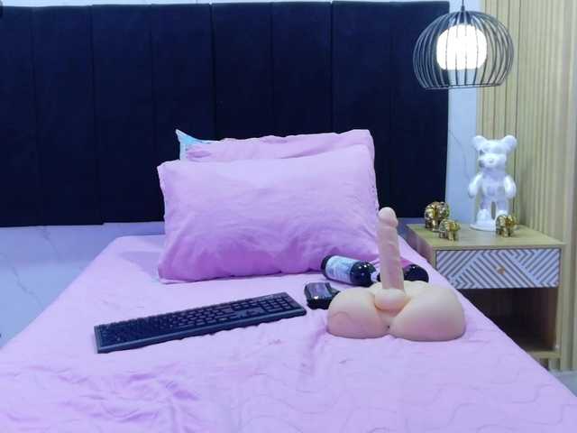 cutepetitee live cam on BongaCams