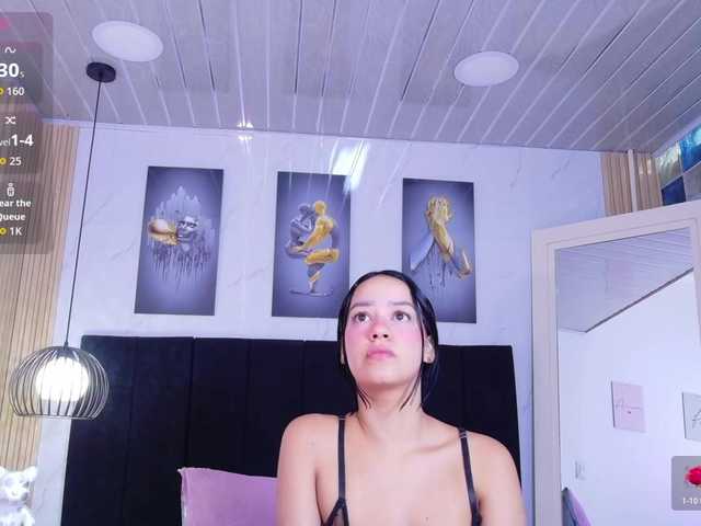 cutepetitee live webcam show