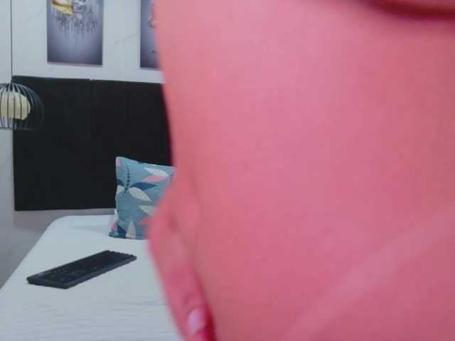 cutepetitee live cam on BongaCams