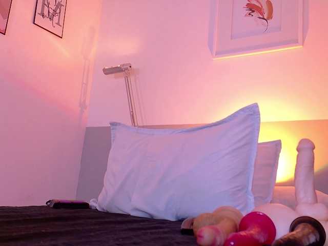 cutepetitee live cam on BongaCams