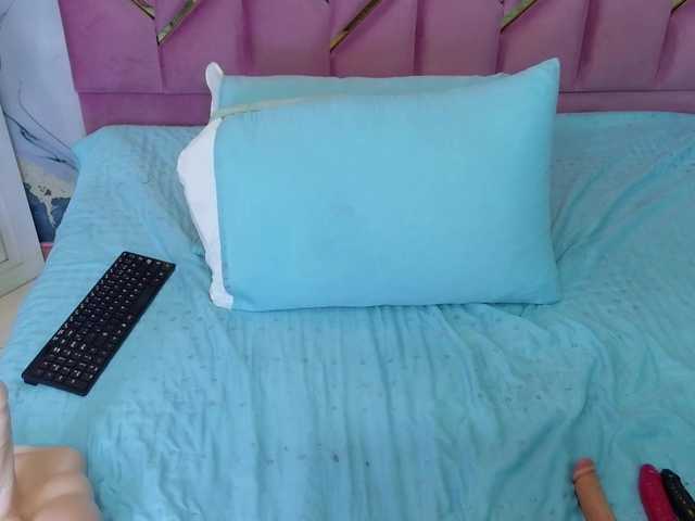 cutepetitee live cam on BongaCams