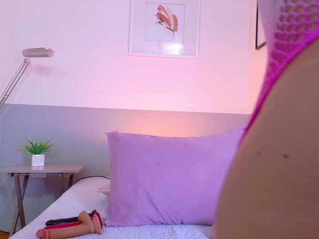 cutepetitee live cam on BongaCams