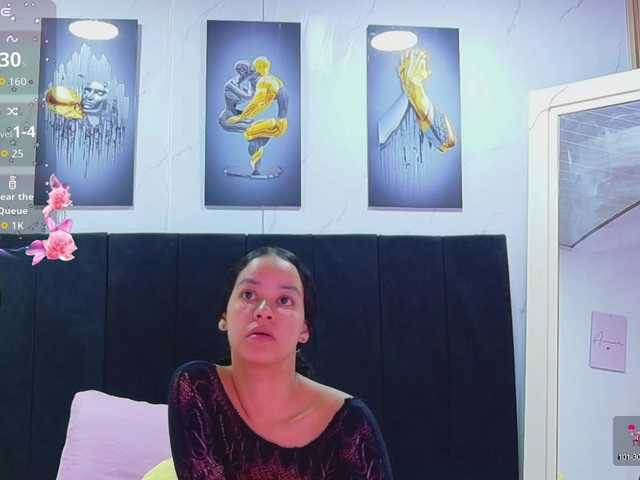 cutepetitee live cam on BongaCams