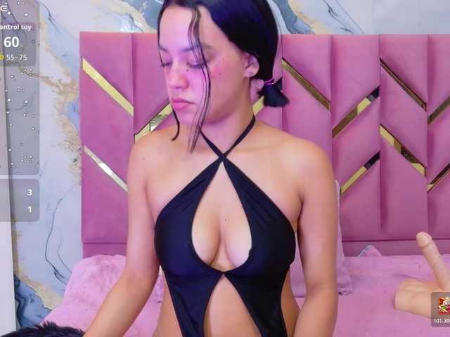 cutepetitee live cam on BongaCams