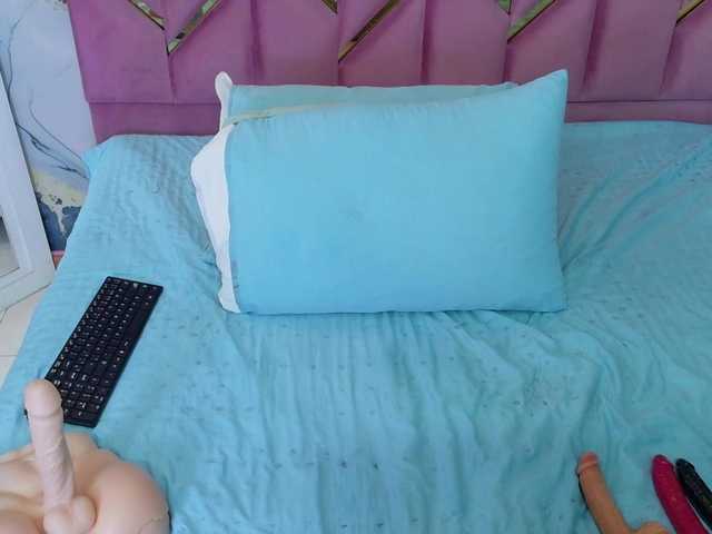 cutepetitee live cam on BongaCams