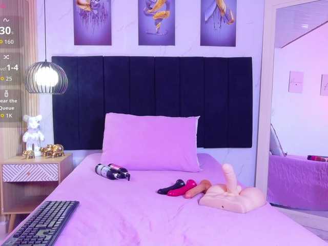 cutepetitee live cam on BongaCams