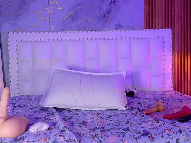 cutepetitee's BongaCams show and profile