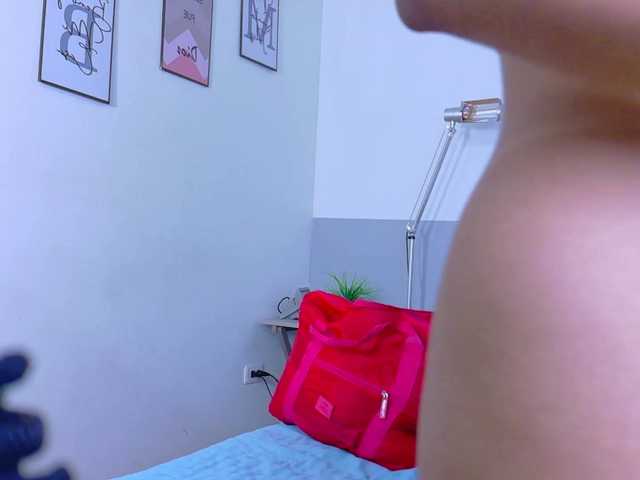 cutepetitee live cam on BongaCams