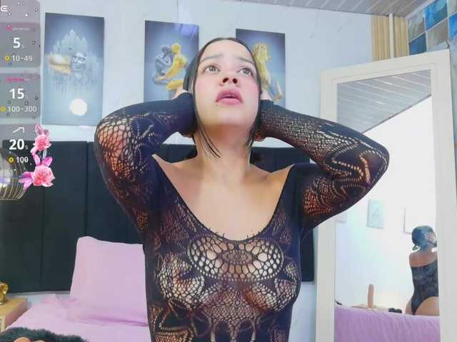 cutepetitee live cam on BongaCams