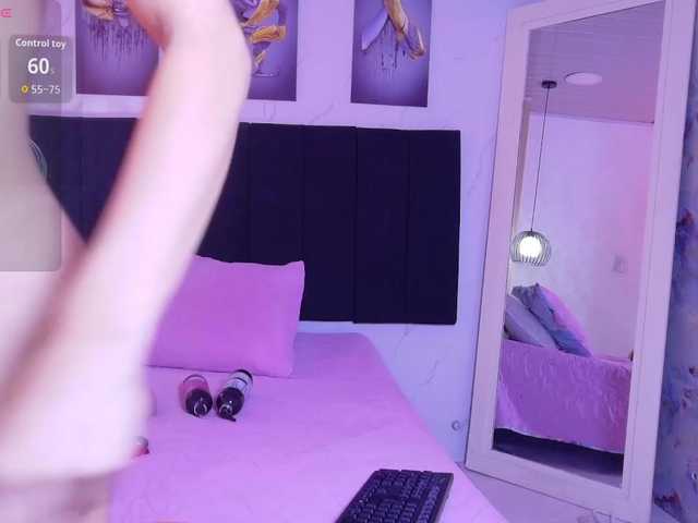 cutepetitee live cam