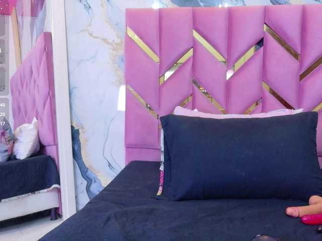 cutepetitee live webcam show