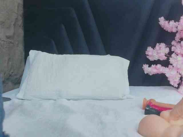 cutepetitee Live Webcam on BongaCams