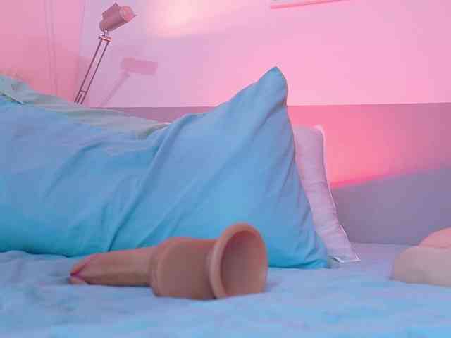 cutepetitee webcam