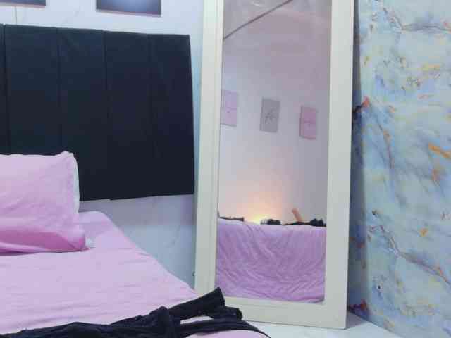 cutepetitee webcam