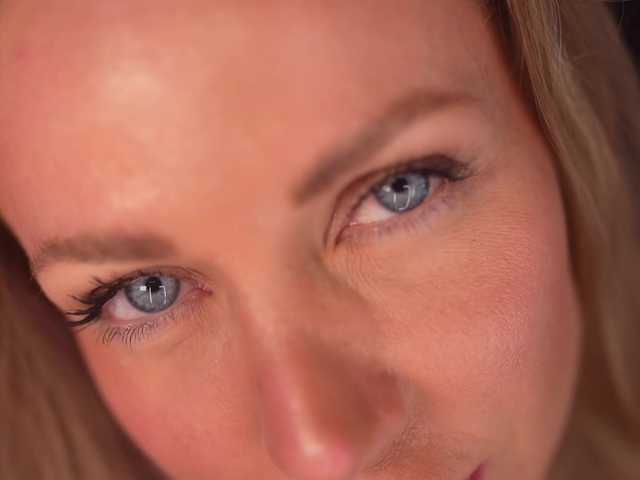 EvaFashionista live cam on BongaCams