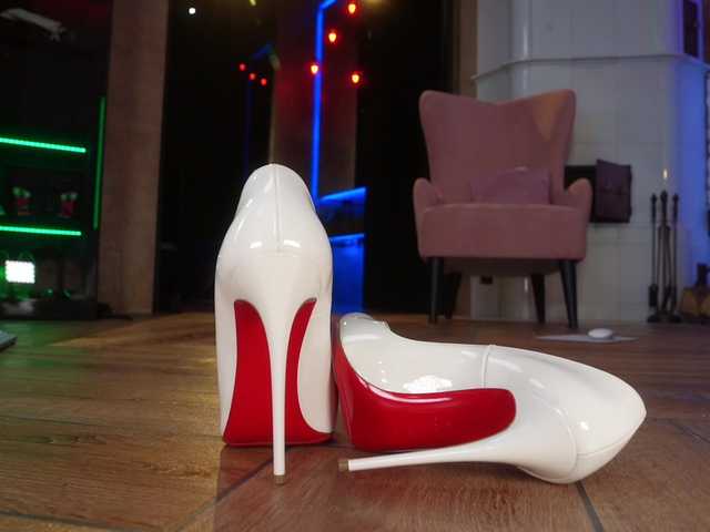 EvaFashionista's BongaCams show and profile