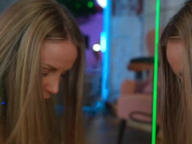 EvaFashionista's BongaCams show and profile