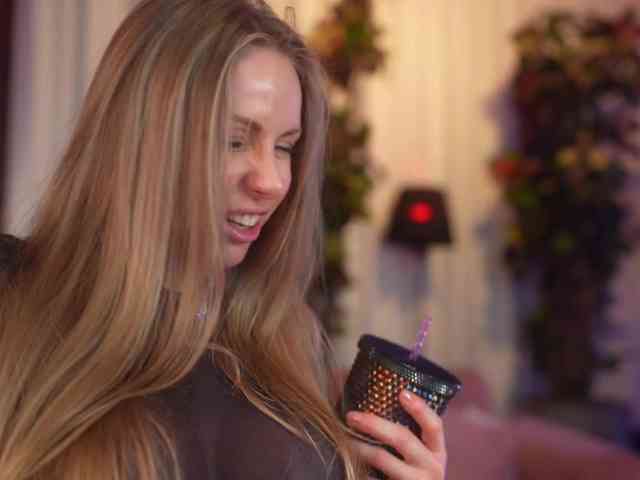 EvaFashionista webcam