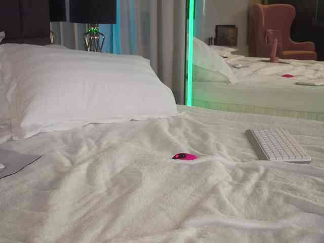 EvaFashionista webcam