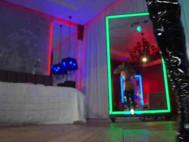 EvaFashionista webcam