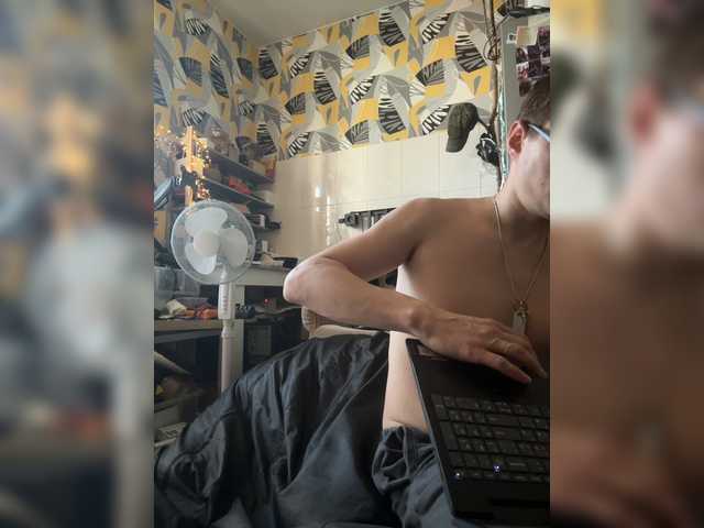 dawntis222 live cam on BongaCams