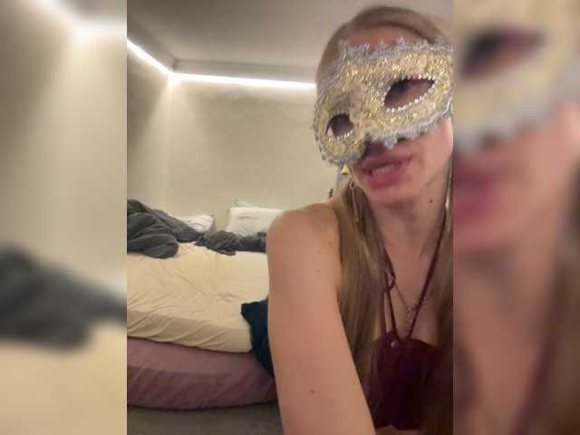 dawntis222 live cam on BongaCams