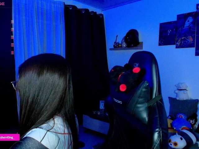 Nicorobin — live female cam