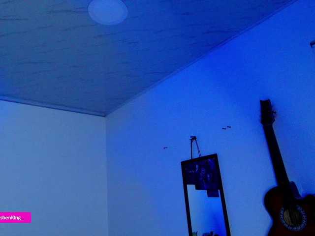 Nicorobin live webcam show