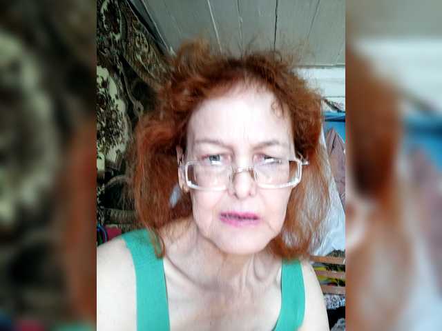 le modèle Madam-oss est en webcam porno dans un show sur le site bongacams, il possède les tags suivants: White/Caucasian,Redhead,Shaved