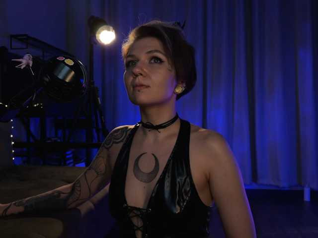 bySOVA, live now on BongaCams