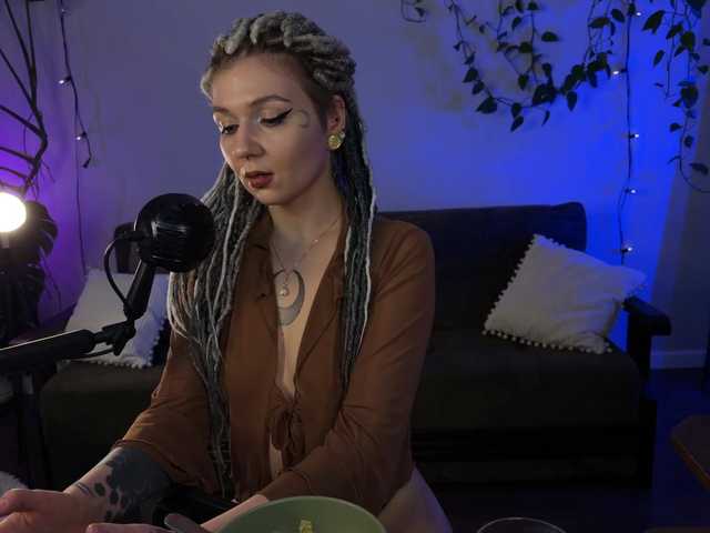 bySOVA's BongaCams show and profile