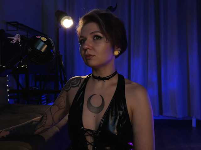 bySOVA, live now on BongaCams