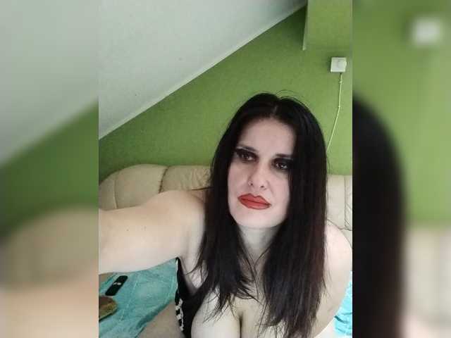 milf44milf, live now on BongaCams