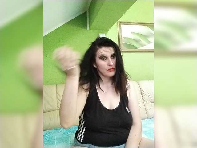 milf44milf live cam on BongaCams