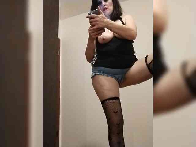 यह मॉडल अभी लाइव है. milf44milf